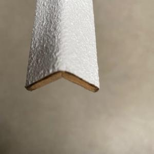 Houthandel Bos -Agnes hoeklijst 8x44mm wit stuc 2.60mtr