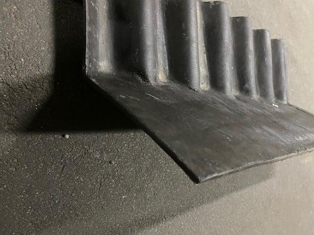 Houthandel Bos - Golfplaat aansluitstuk nok 45 ° linksrechts Houthandel Bos - Golfplaat aansluitstuk nok 45 ° linksrechts