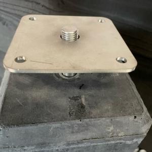 Houthandel Bos - Hoogteverstelling voor betonpoer RVS