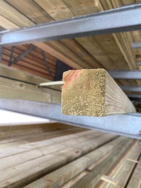 Houthandel Bos - Tuinhout geschaafd 45x45mm(netto) zweeds Houthandel Bos - Tuinhout geschaafd 45x45mm(netto) zweeds