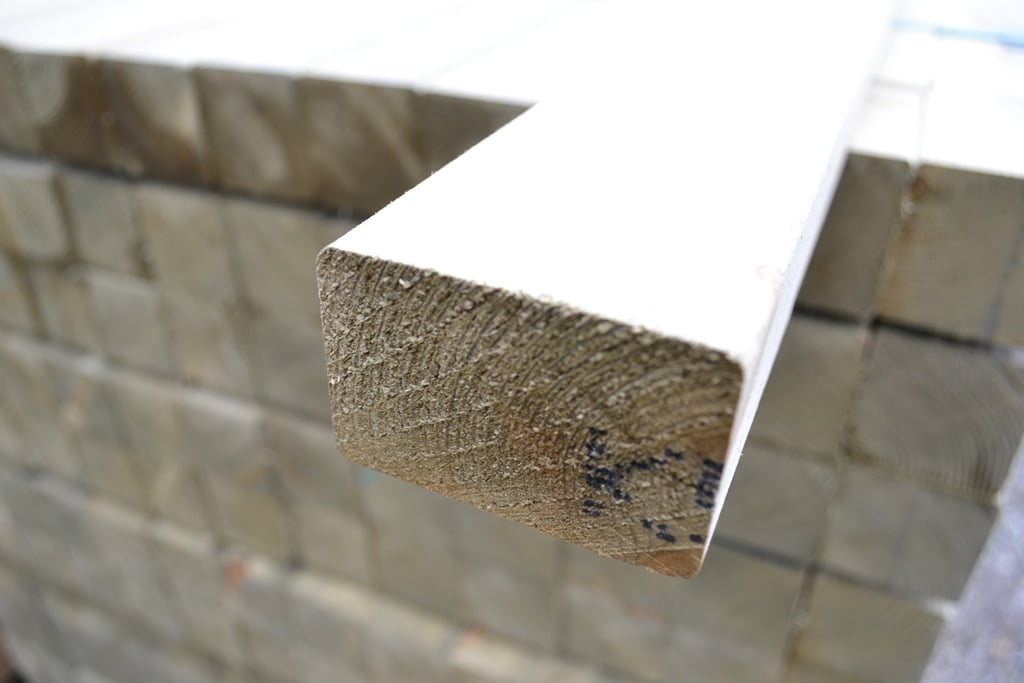 Houthandel Bos - Tuinhout geschaafd 45x70mm(netto) zweeds Houthandel Bos - Tuinhout geschaafd 45x70mm(netto) zweeds