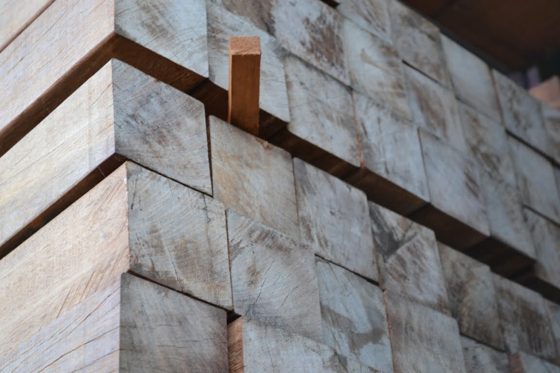 Houthandel Bos - Tuinpaal geschaafd hardhout Houthandel Bos - Tuinpaal geschaafd hardhout