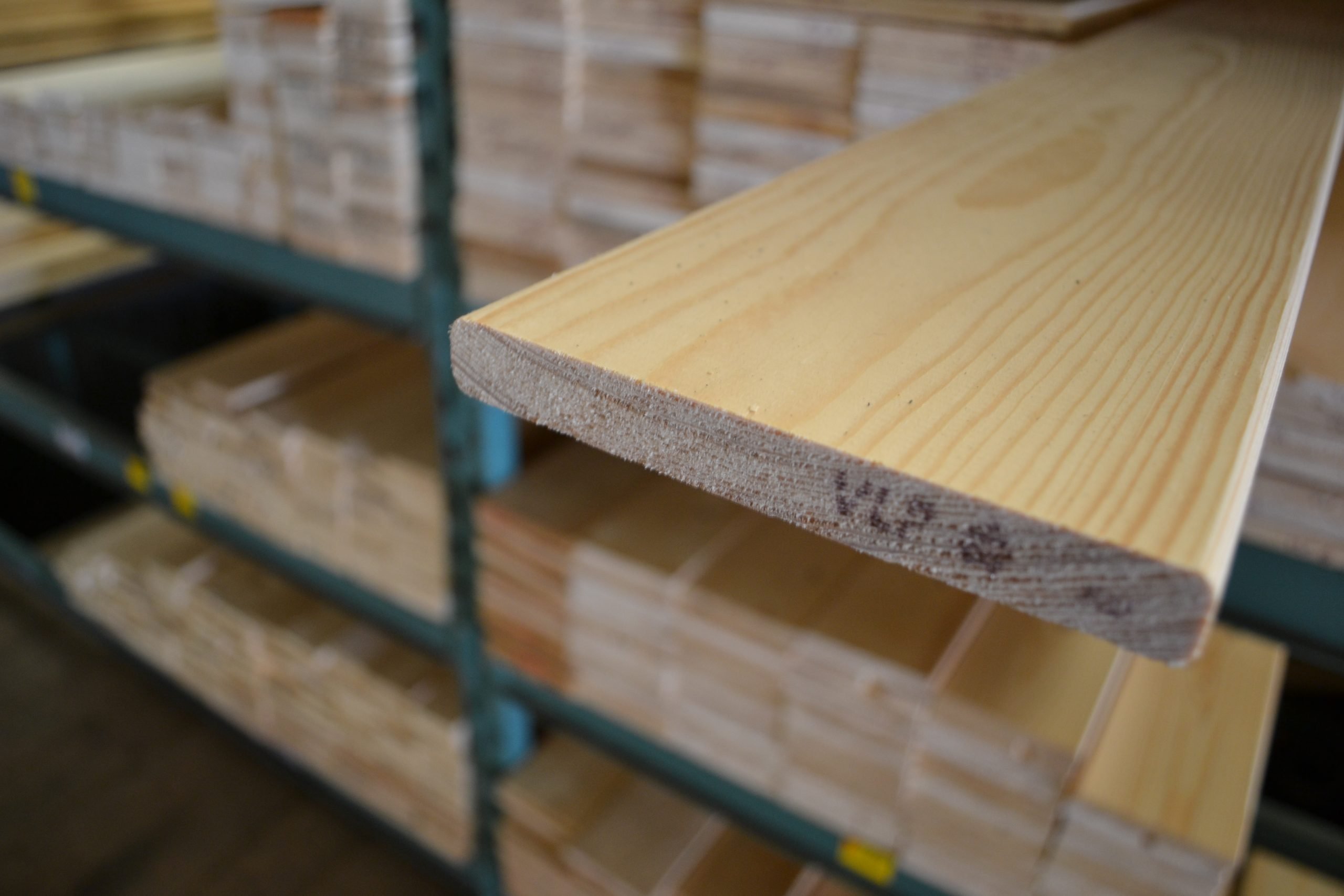 Houthandel Bos - Vuren geschaafd 22x150mm (18x145mm netto) Houthandel Bos - Vuren geschaafd 22x150mm (18x145mm netto)