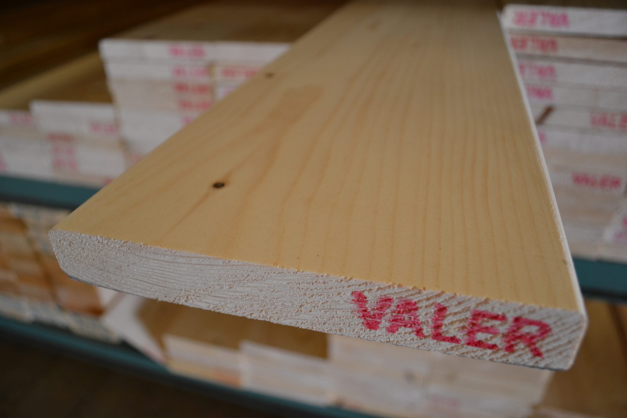 Houthandel Bos - Vuren geschaafd 32x200mm Zweeds(28x195mmNetto) Houthandel Bos - Vuren geschaafd 32x200mm Zweeds(28x195mmNetto)