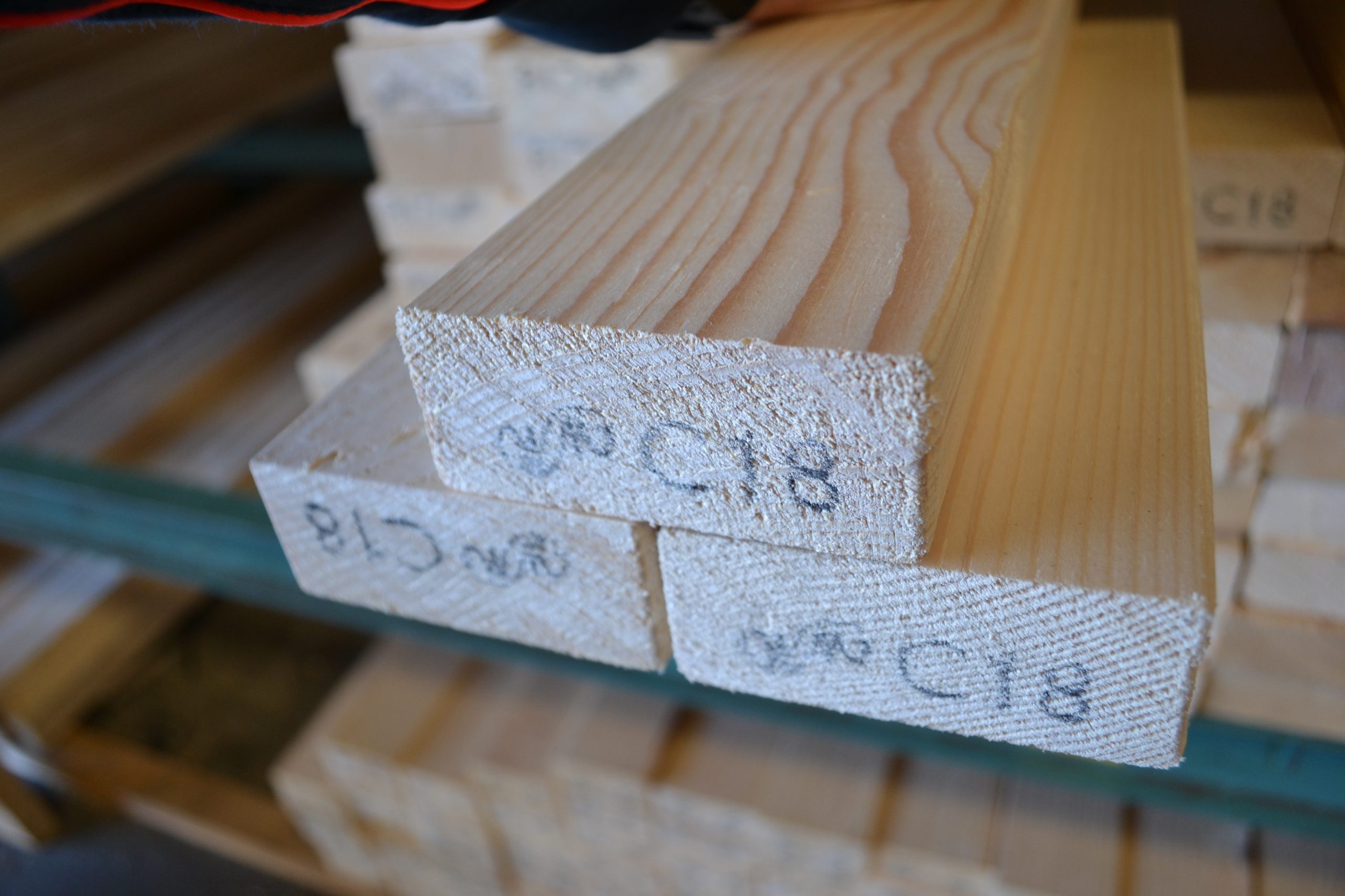 Houthandel Bos -Vuren geschaafd 38x89mm SLS Houthandel Bos -Vuren geschaafd 38x89mm SLS